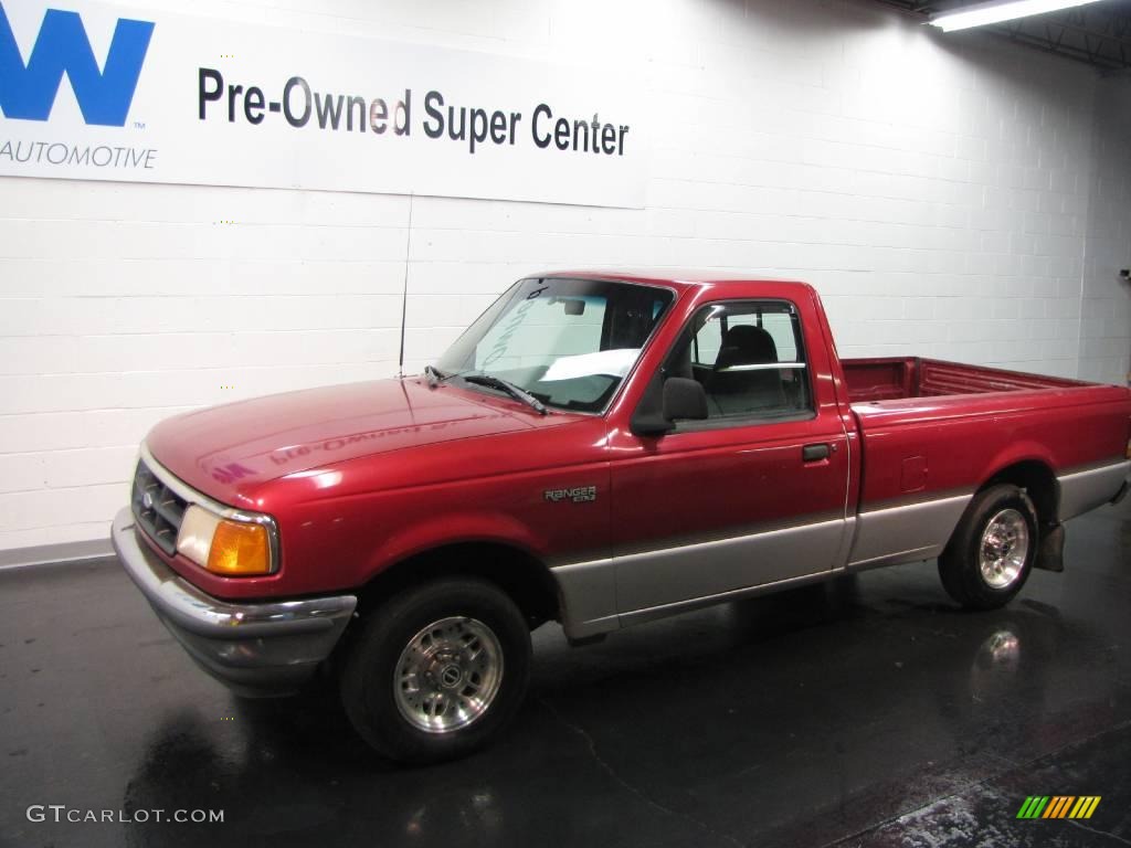1993 Ranger XLT Regular Cab - Electric Red Metallic / Grey photo #2