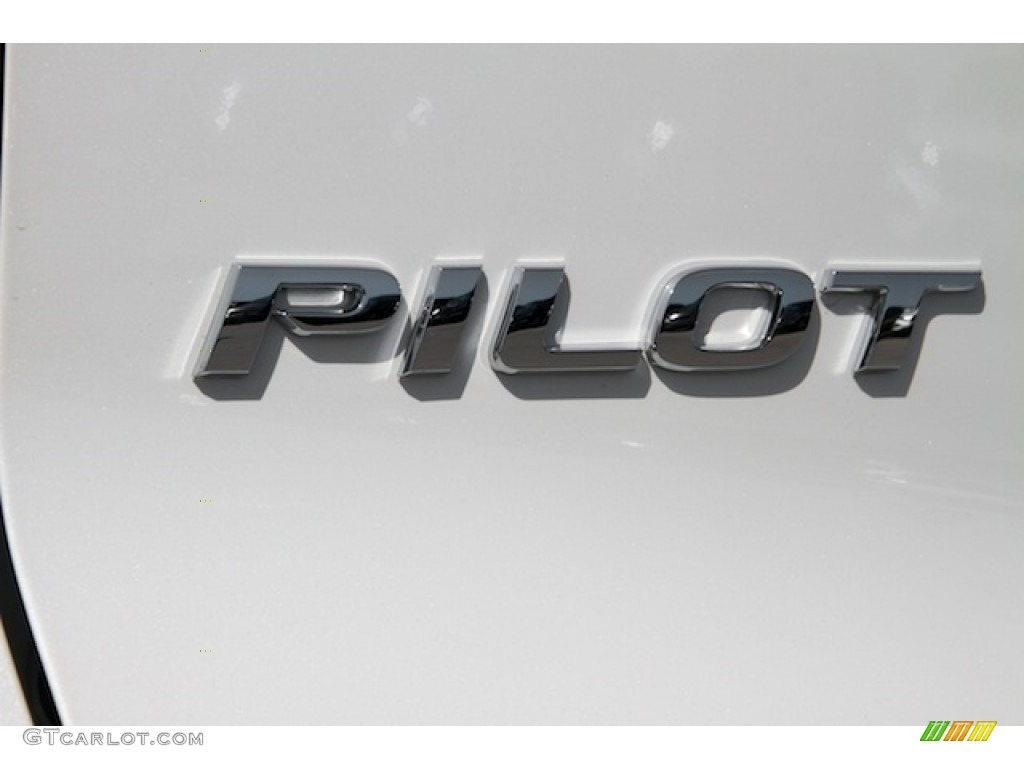 2016 Pilot LX AWD - White Diamond Pearl / Beige photo #3