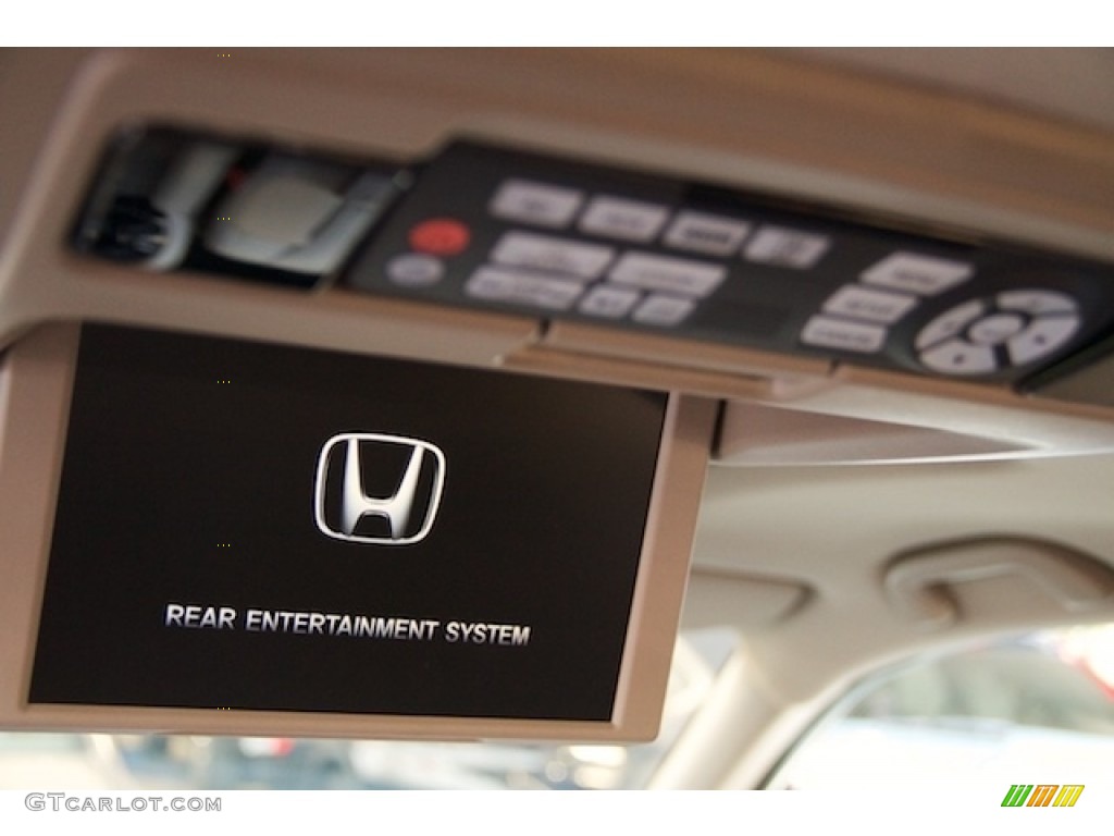 2016 Pilot Touring - Black Forest Pearl / Beige photo #15