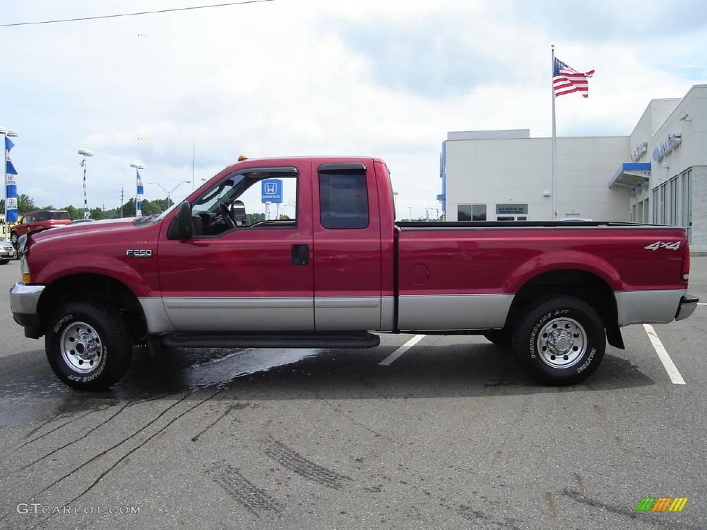 2003 F250 Super Duty XLT SuperCab 4x4 - Toreador Red Metallic / Medium Flint Grey photo #2