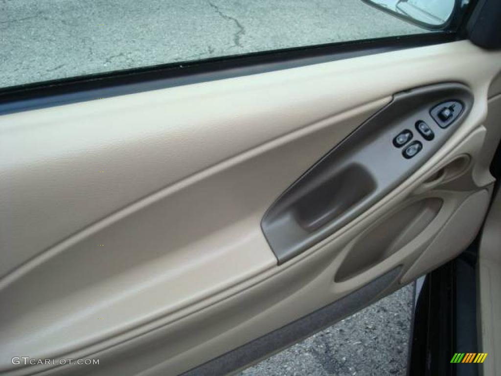 2003 Mustang GT Coupe - Black / Medium Parchment photo #13