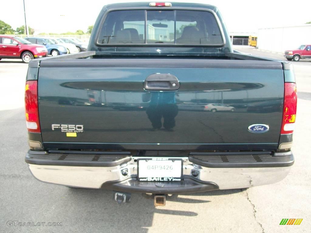 2004 F250 Super Duty Lariat Crew Cab 4x4 - Dark Green Satin Metallic / Medium Parchment photo #5