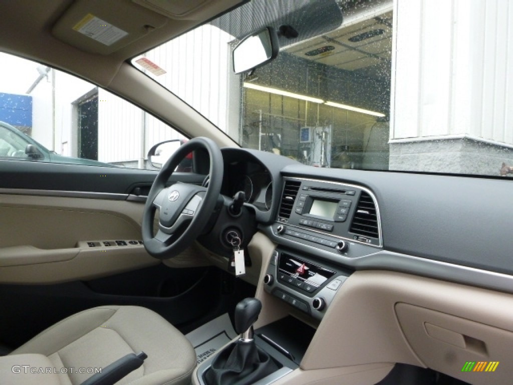 2017 Hyundai Elantra SE Dashboard Photos