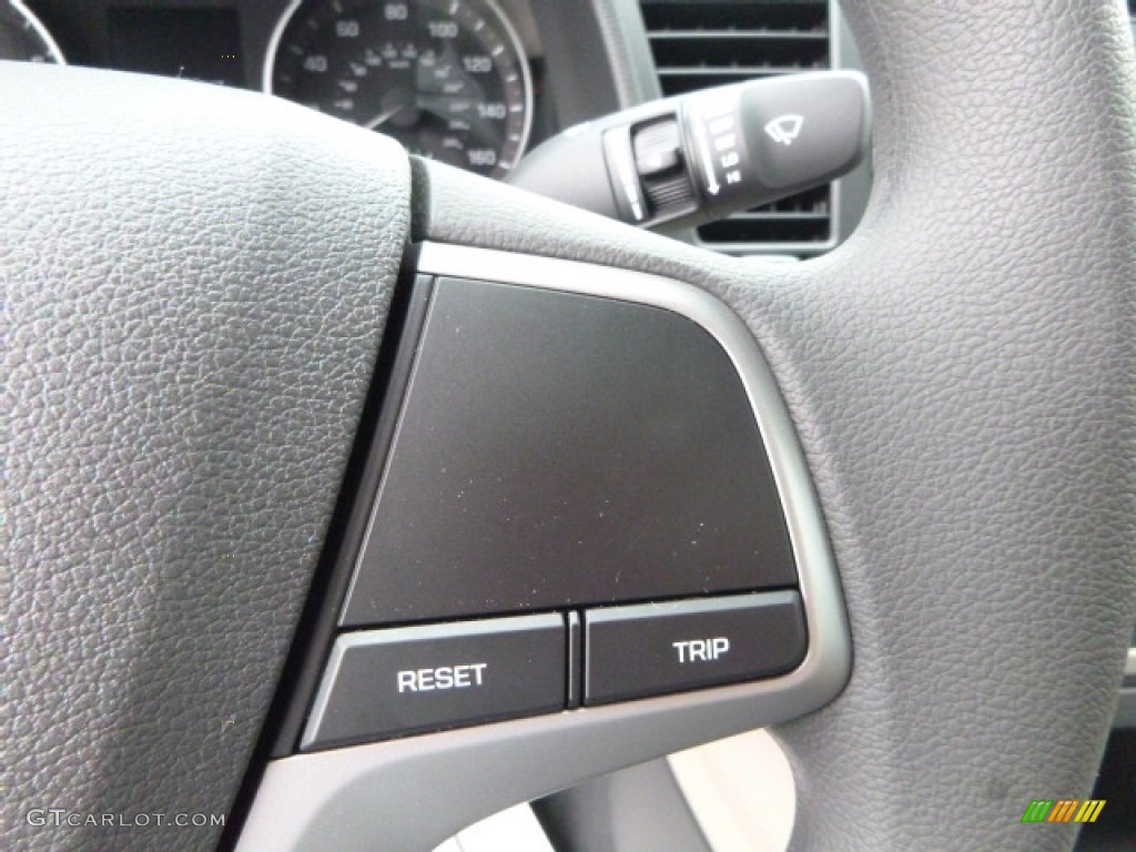 2017 Hyundai Elantra SE Controls Photo #114318004