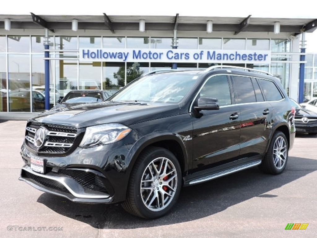 Black Mercedes-Benz GLS