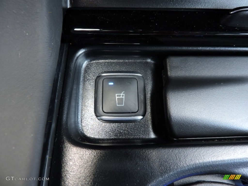 2017 Mercedes-Benz GLS 63 AMG 4Matic Controls Photo #114319198
