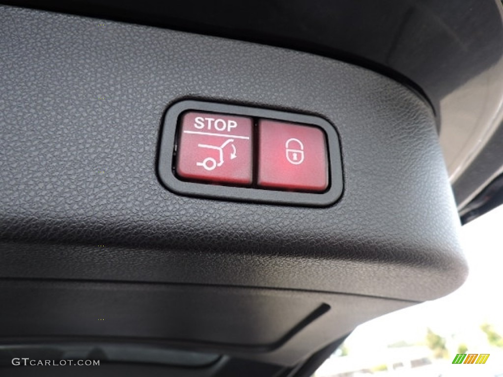 2017 Mercedes-Benz GLS 63 AMG 4Matic Controls Photo #114319453
