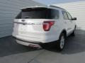 White Platinum - Explorer XLT Photo No. 4