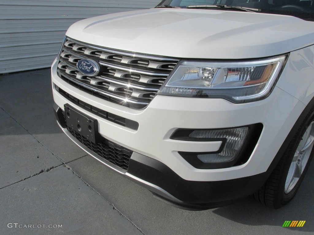 2017 Explorer XLT - White Platinum / Ebony Black photo #10