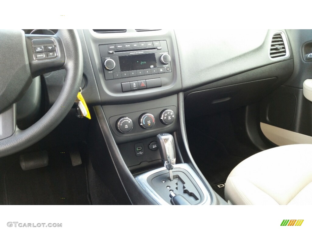 2014 Avenger SE - True Blue Pearl / Black/Light Frost Beige photo #14