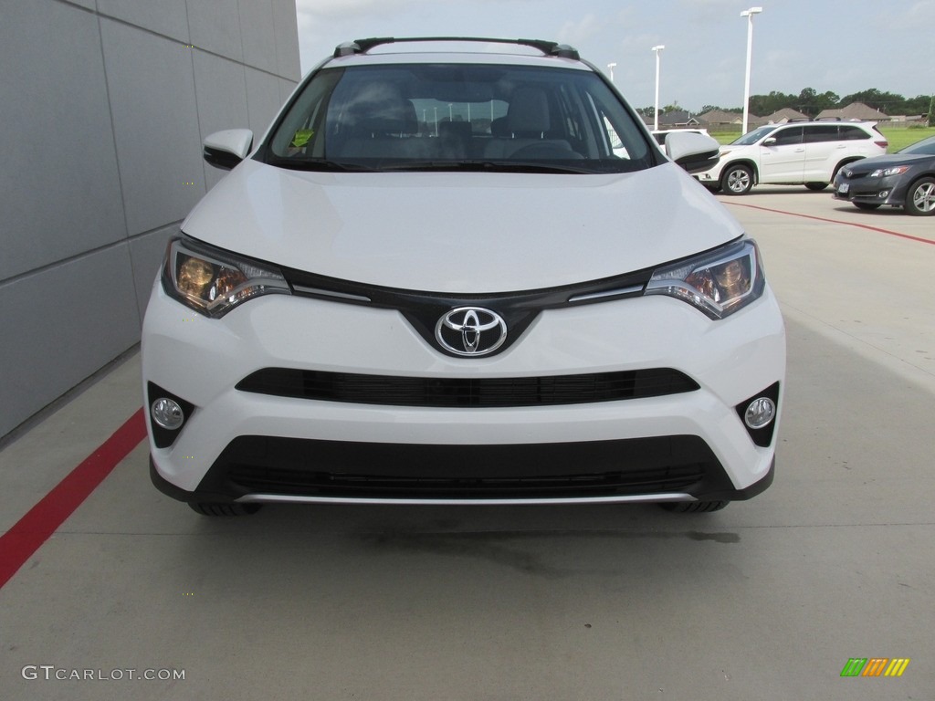 2016 RAV4 XLE - Super White / Ash photo #8