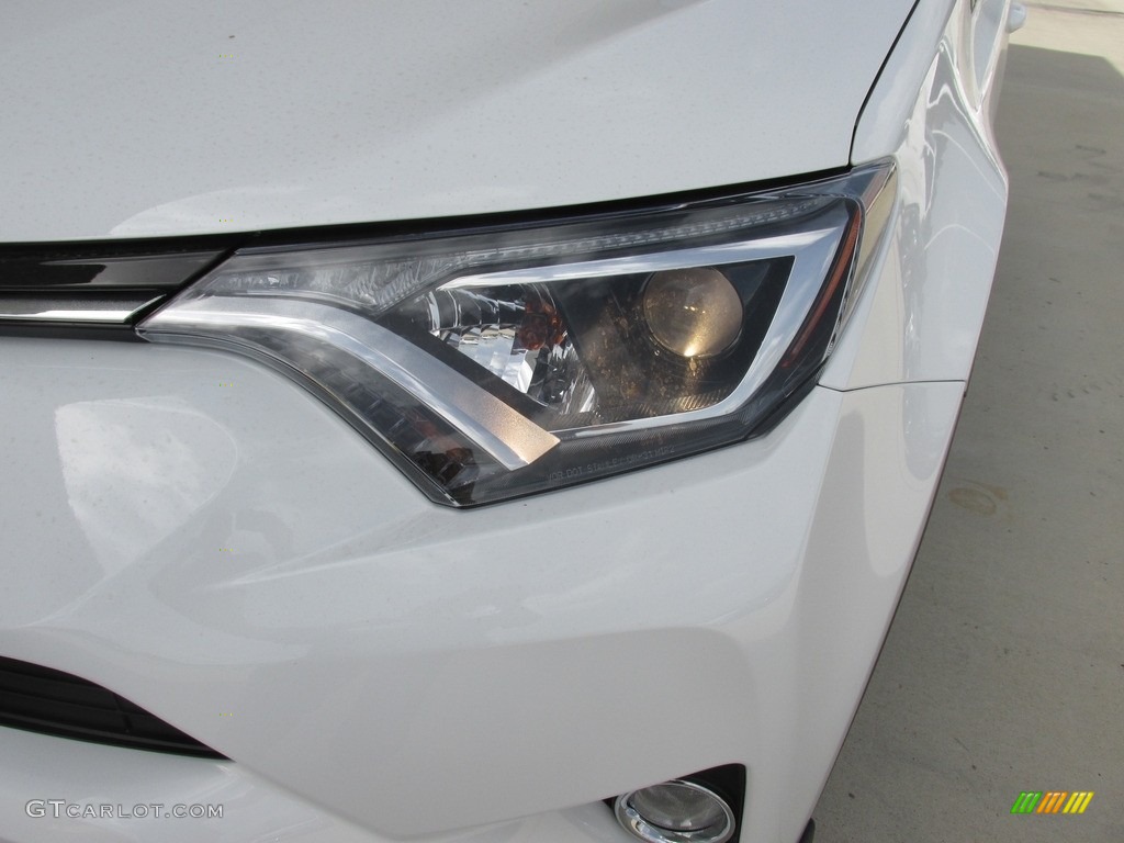 2016 RAV4 XLE - Super White / Ash photo #9