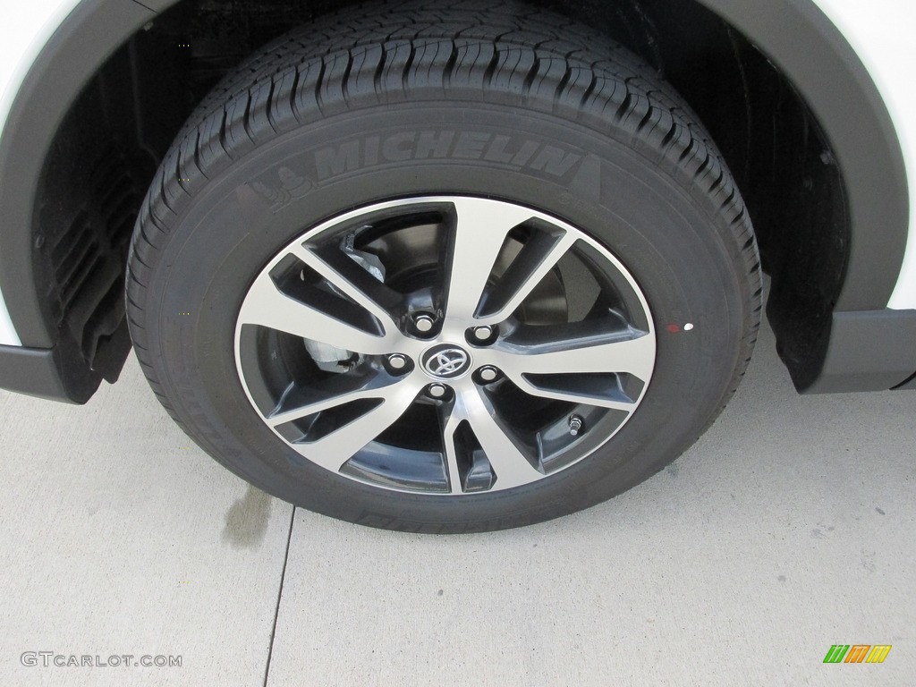 2016 RAV4 XLE - Super White / Ash photo #11