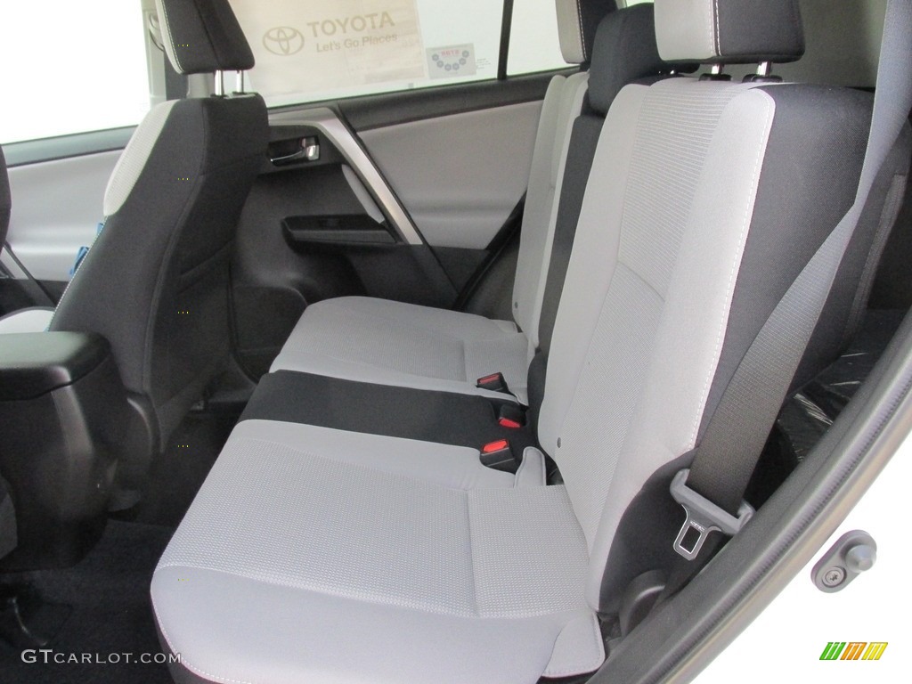 2016 RAV4 XLE - Super White / Ash photo #19