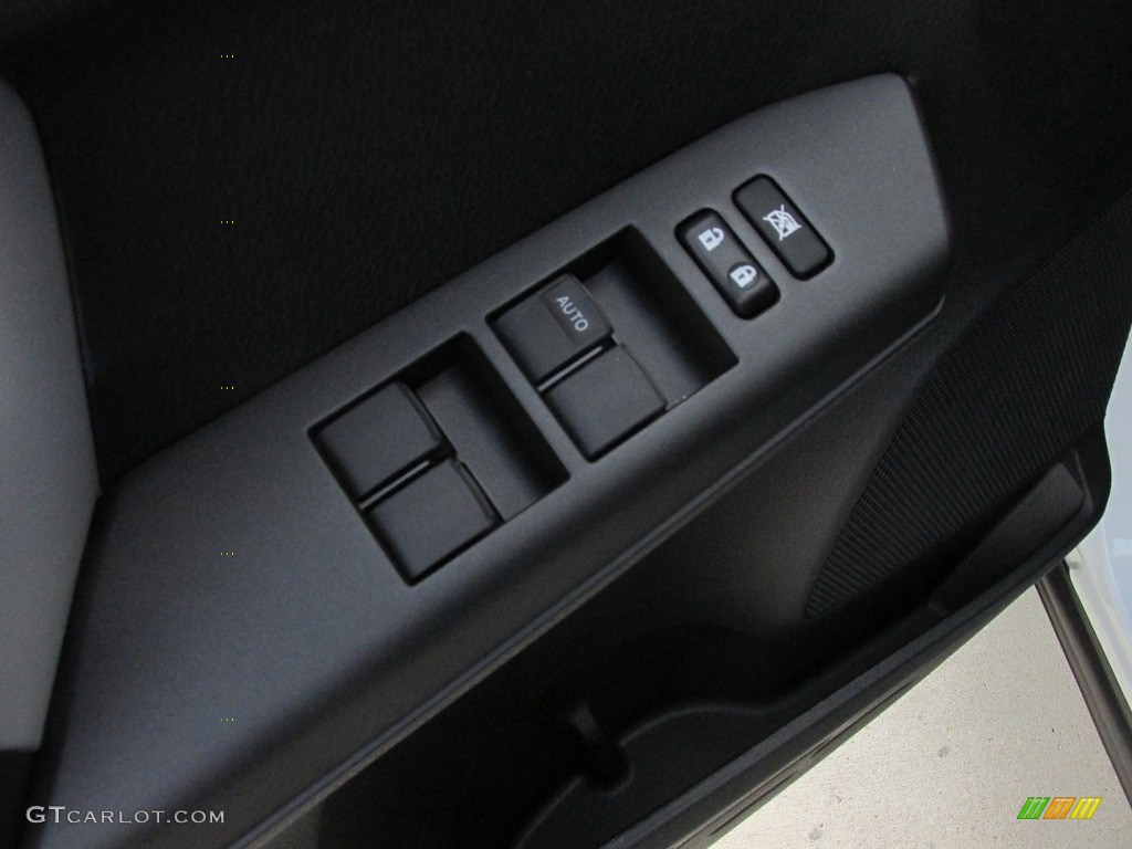 2016 RAV4 XLE - Super White / Ash photo #21