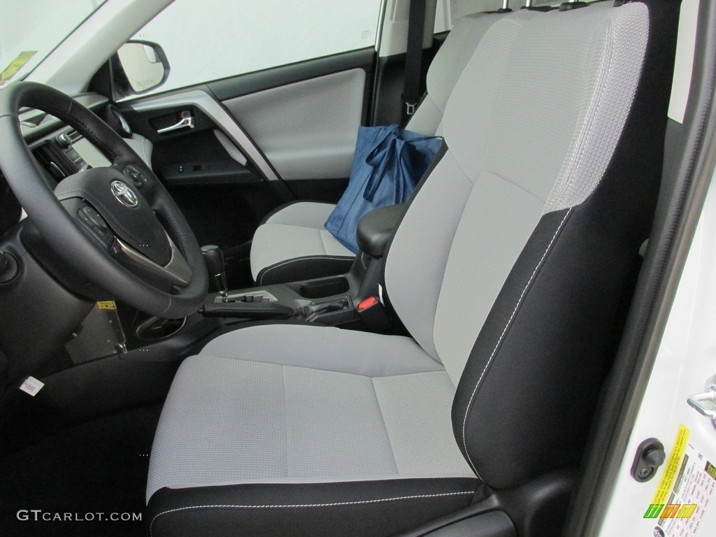 2016 RAV4 XLE - Super White / Ash photo #22