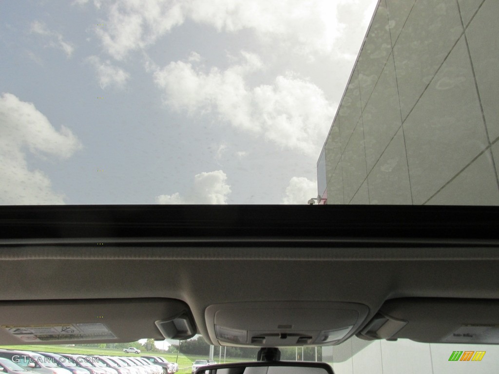 2016 RAV4 XLE - Super White / Ash photo #24
