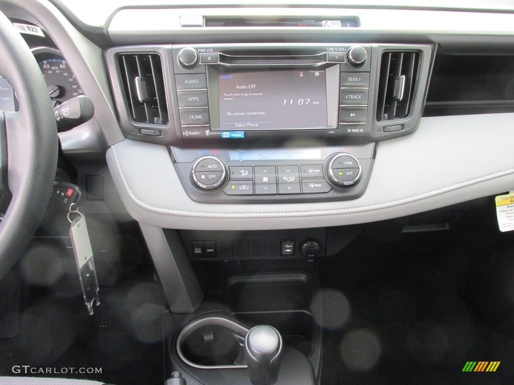 2016 RAV4 XLE - Super White / Ash photo #26