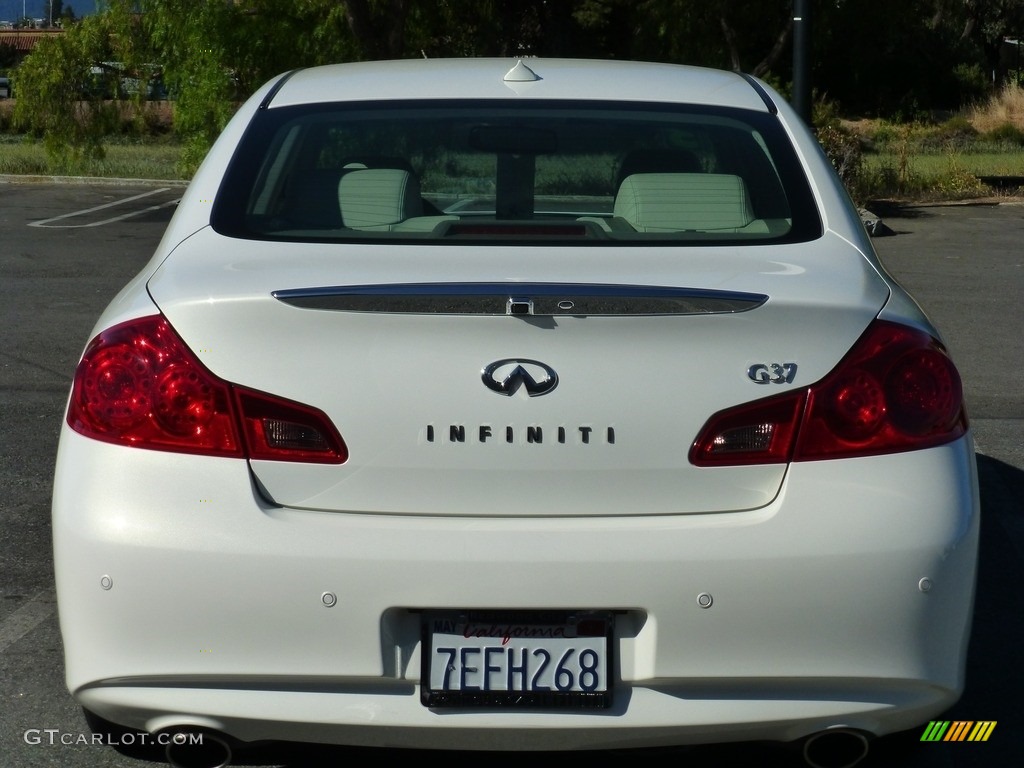 2013 G 37 Journey Sedan - Moonlight White / Stone photo #4