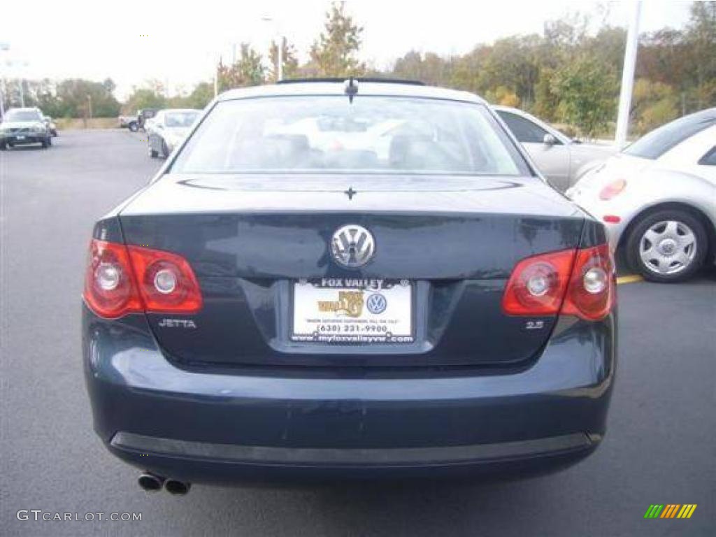 2005 Jetta 2.5 Sedan - Blue Graphite Metallic / Grey photo #16