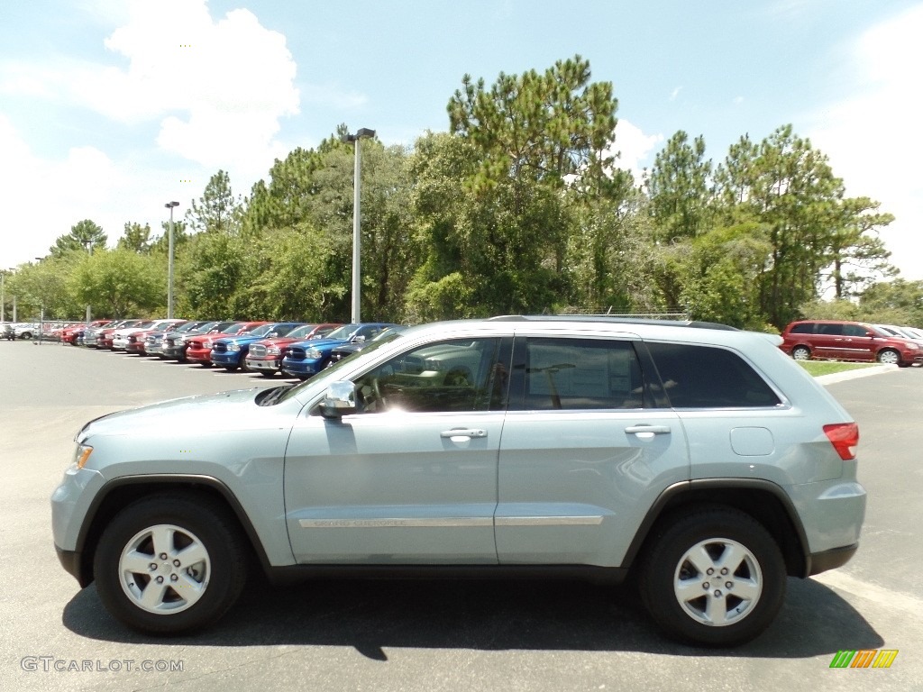 2013 Grand Cherokee Laredo - Bright Silver Metallic / Dark Graystone/Medium Graystone photo #2