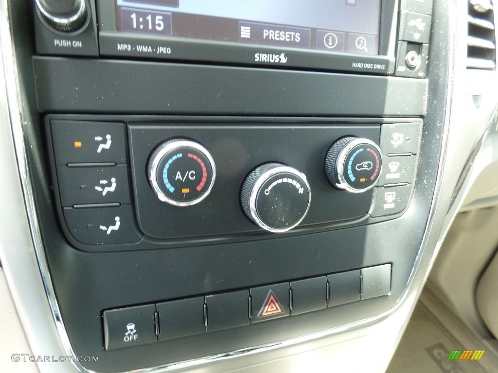 2013 Grand Cherokee Laredo - Bright Silver Metallic / Dark Graystone/Medium Graystone photo #21