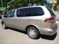 2001 Desert Sand Mica Toyota Sienna LE  photo #10