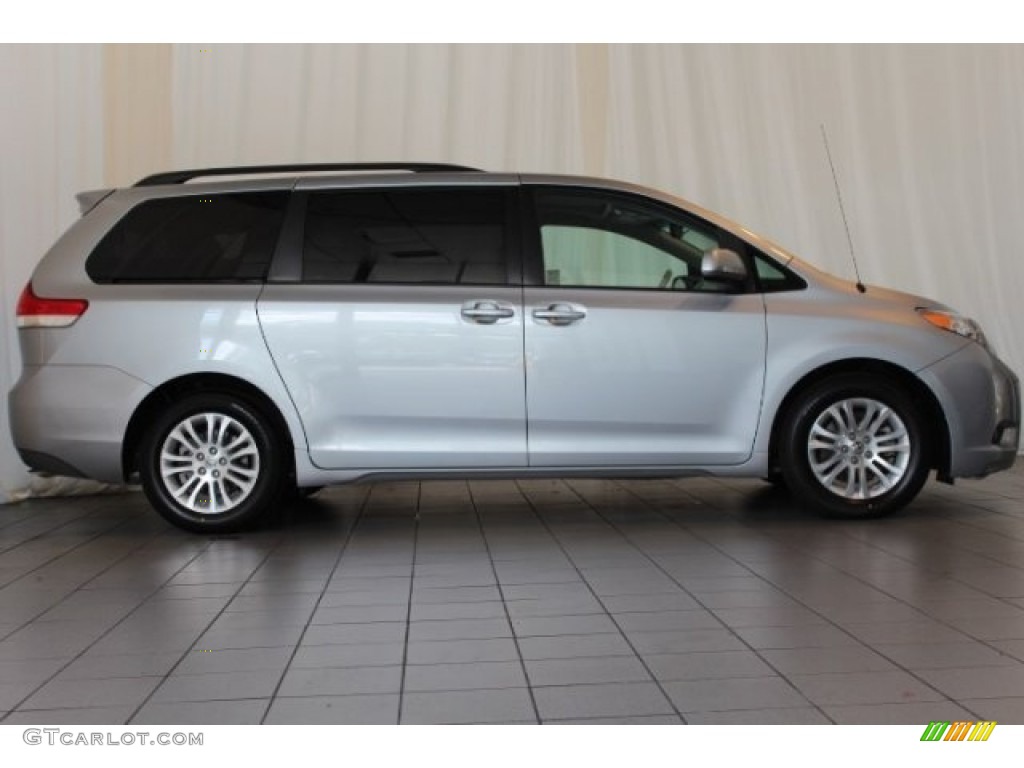 2014 Sienna XLE - Silver Sky Metallic / Light Gray photo #3