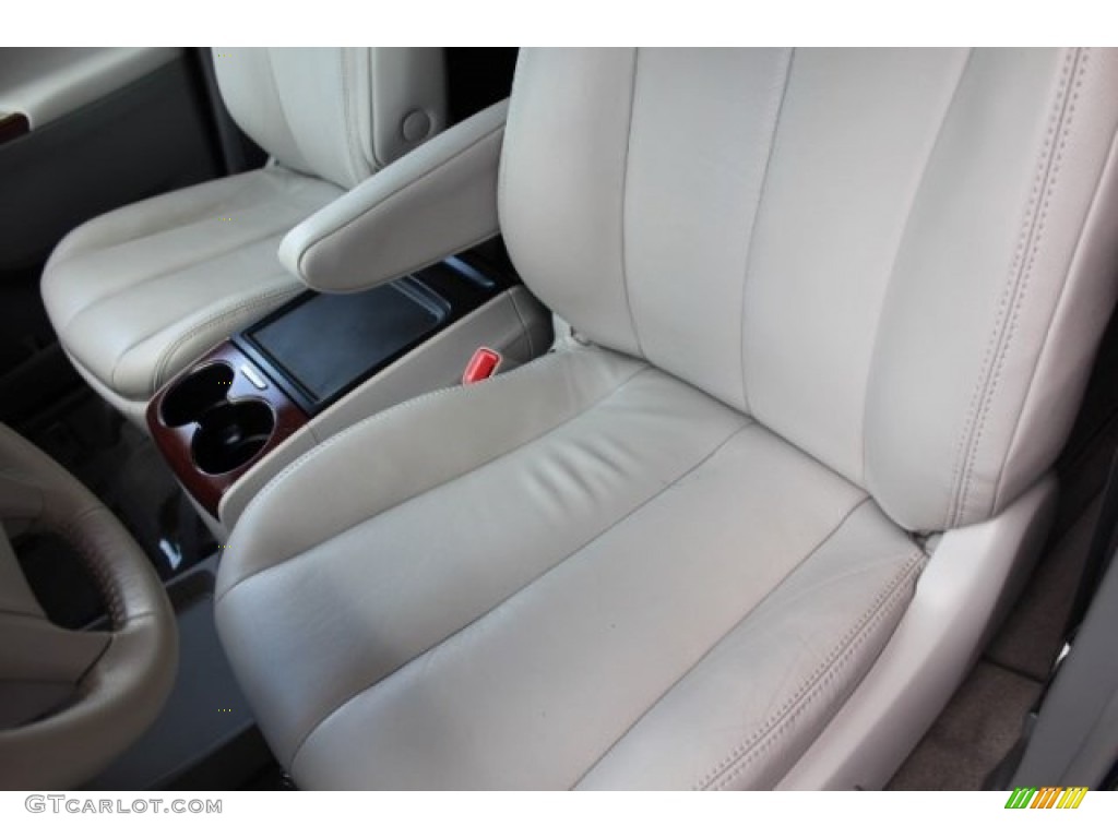 2014 Sienna XLE - Silver Sky Metallic / Light Gray photo #9