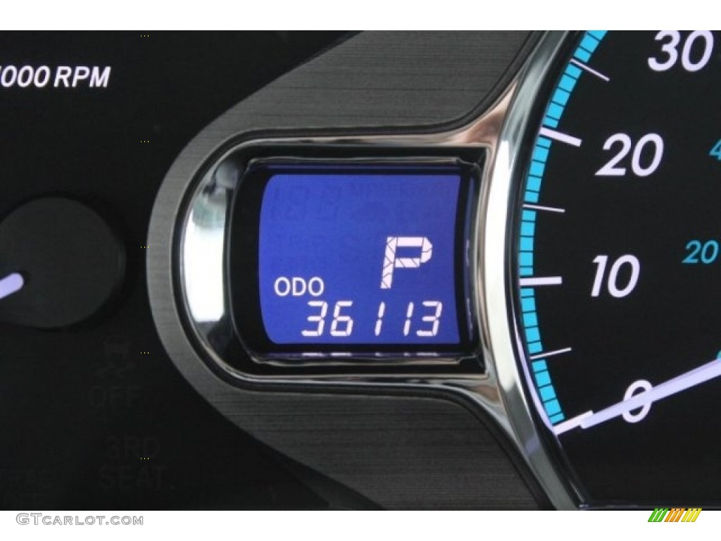 2014 Sienna XLE - Silver Sky Metallic / Light Gray photo #15