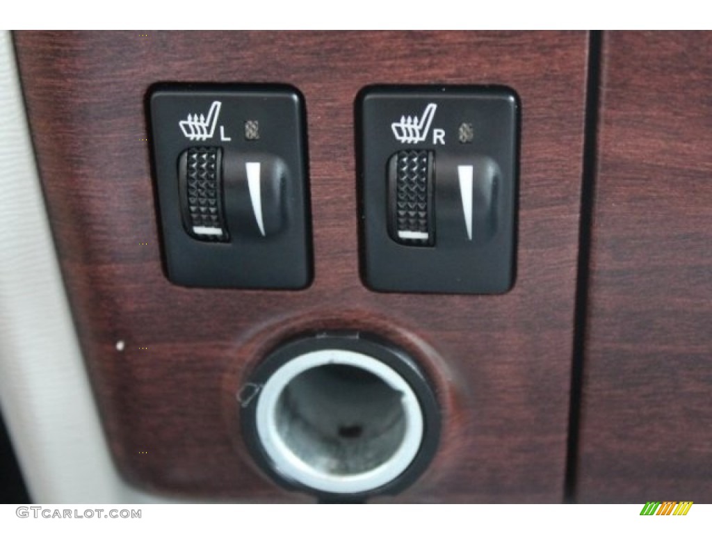 2014 Sienna XLE - Silver Sky Metallic / Light Gray photo #23