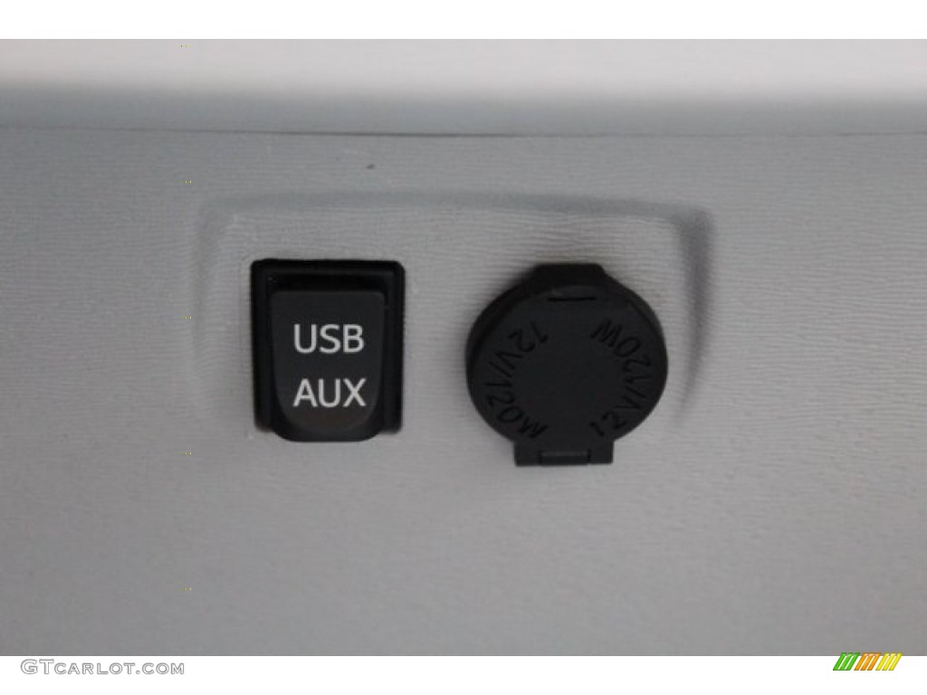 2014 Sienna XLE - Silver Sky Metallic / Light Gray photo #24