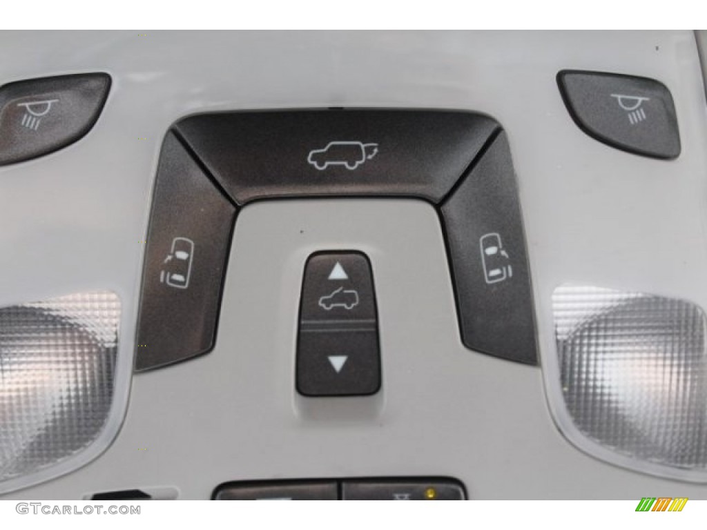 2014 Sienna XLE - Silver Sky Metallic / Light Gray photo #26