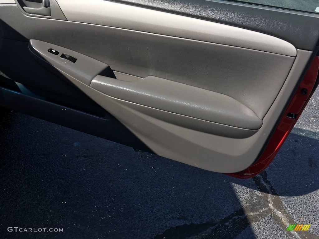 2008 Solara SE Coupe - Super Red 5 / Dark Stone photo #22
