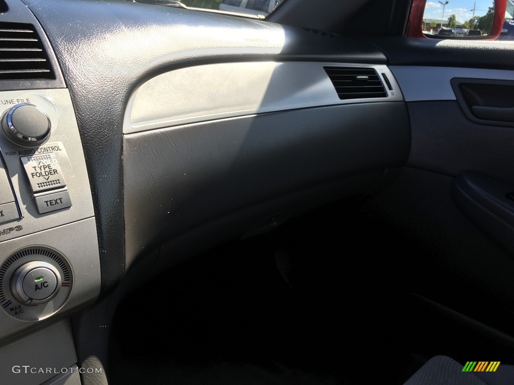 2008 Solara SE Coupe - Super Red 5 / Dark Stone photo #28