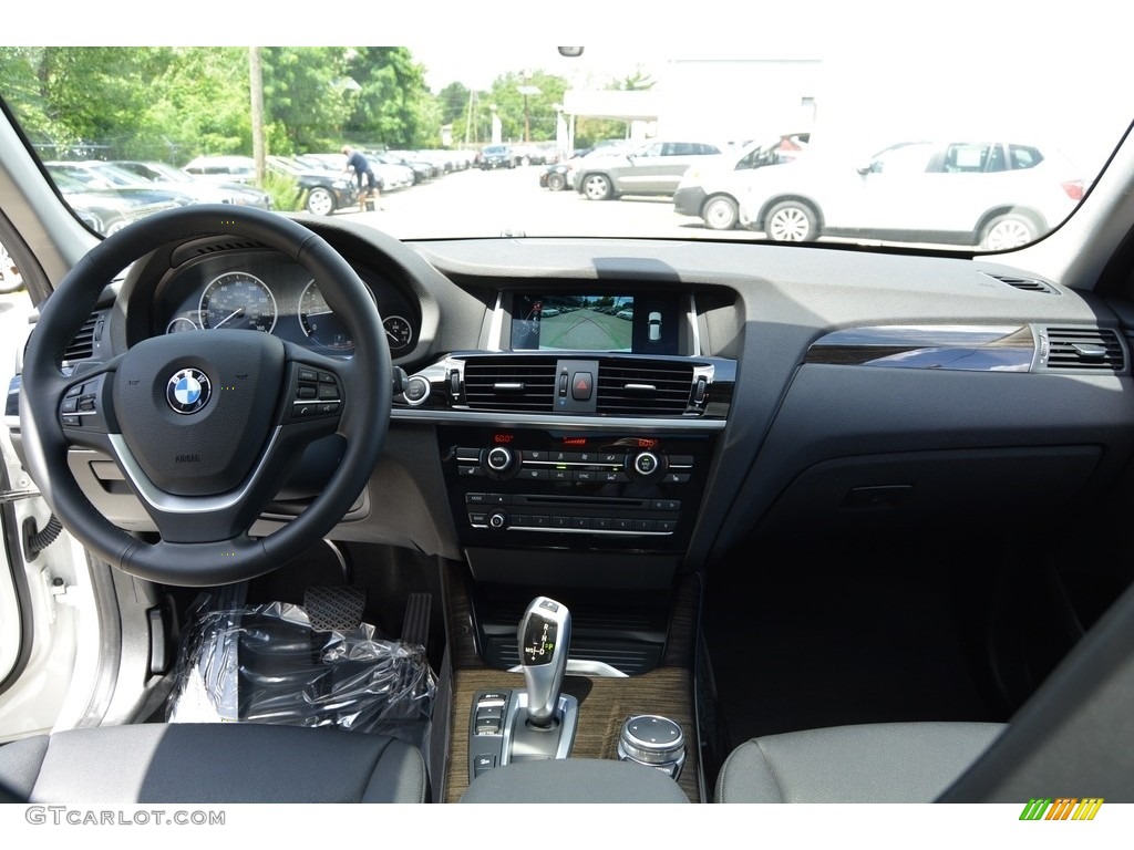 2016 X3 xDrive28i - Alpine White / Black photo #16