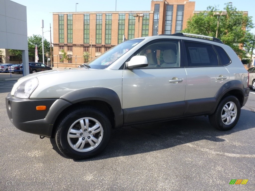 2008 Tucson SE 4WD - Platinum Silver / Beige photo #3
