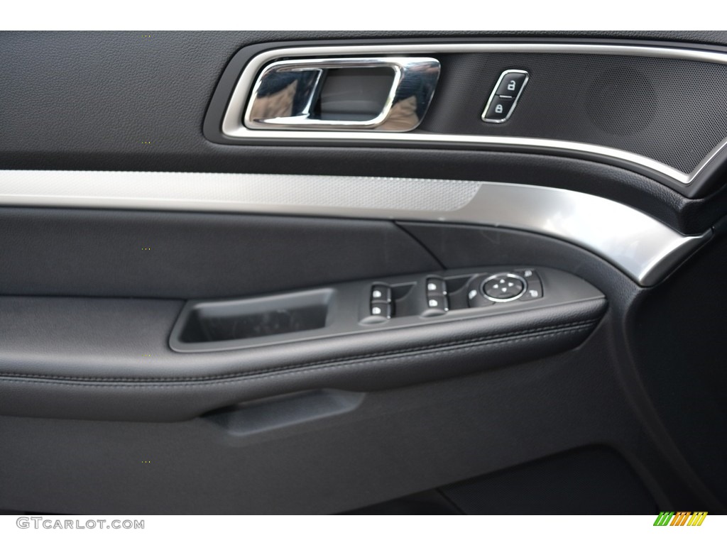 2017 Explorer XLT 4WD - Shadow Black / Ebony Black photo #5