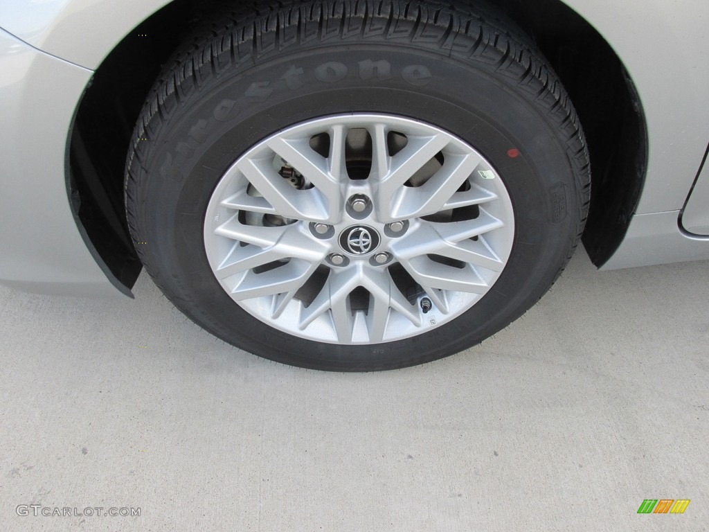 2017 Toyota Camry LE Wheel Photo #114353256