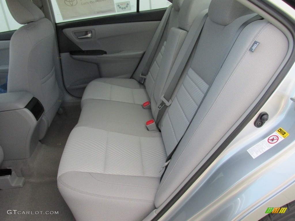2017 Toyota Camry LE Rear Seat Photo #114353295