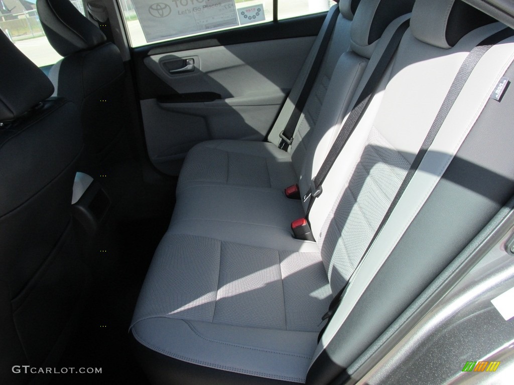 Ash Interior 2017 Toyota Camry SE Photo #114353481