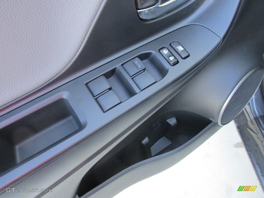 2016 Toyota Yaris 5-Door LE Controls Photo #114354045