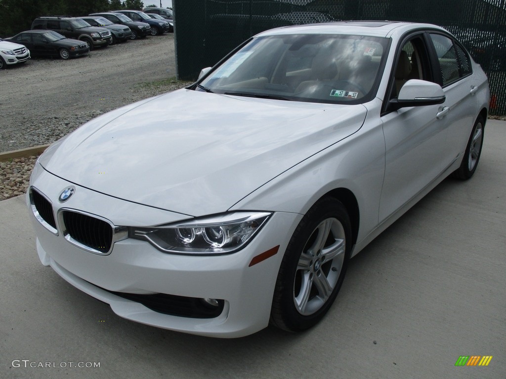 2013 3 Series 320i xDrive Sedan - Alpine White / Venetian Beige photo #7
