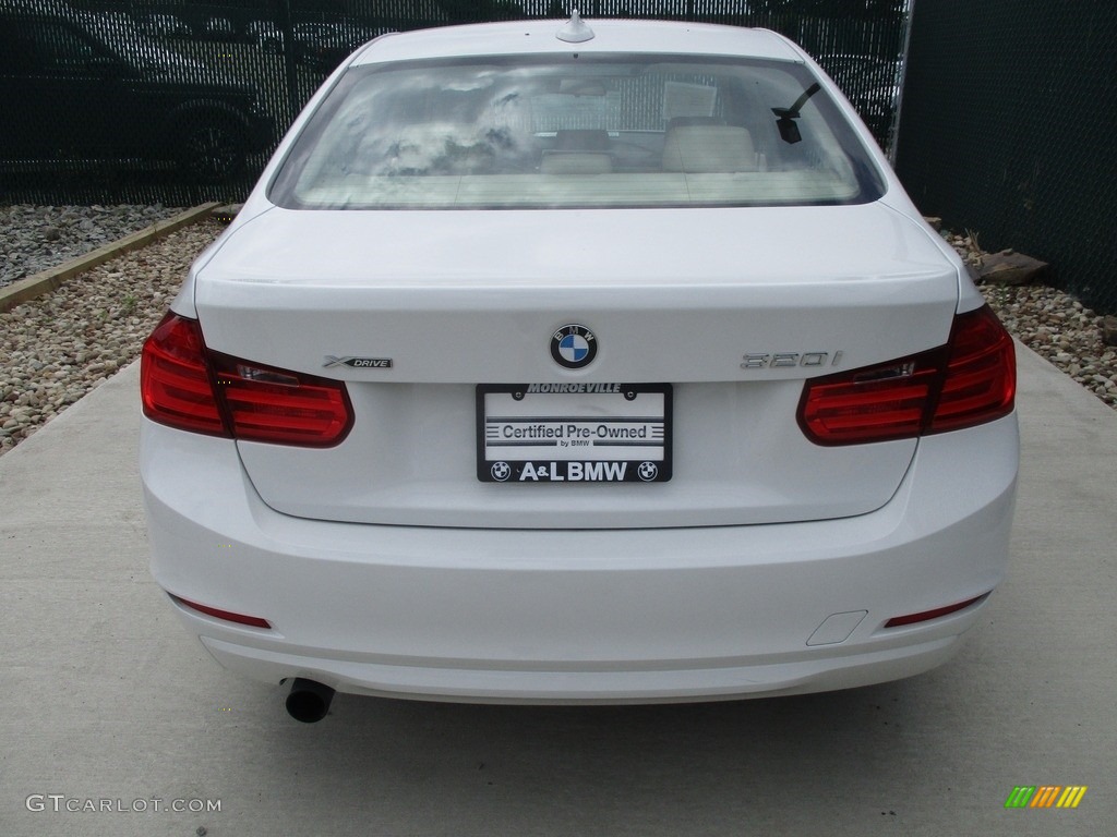 2013 3 Series 320i xDrive Sedan - Alpine White / Venetian Beige photo #9