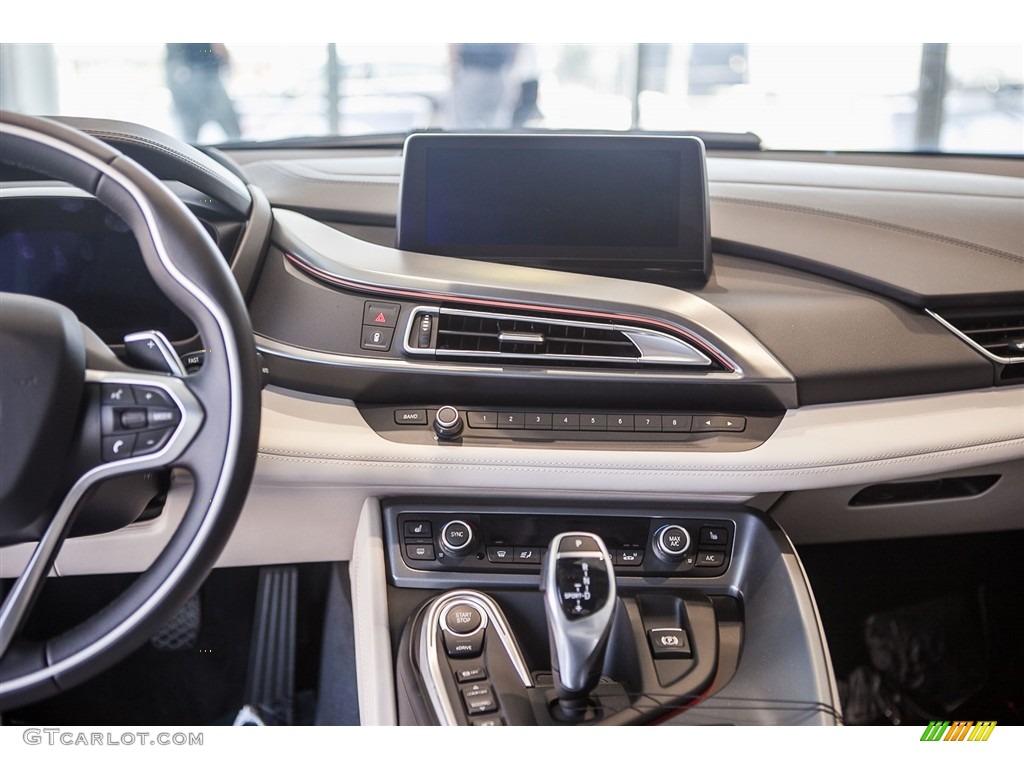 2016 BMW i8 Standard i8 Model Mega Carum Spice Grey Leather w/ Cloth Dashboard Photo #114373132