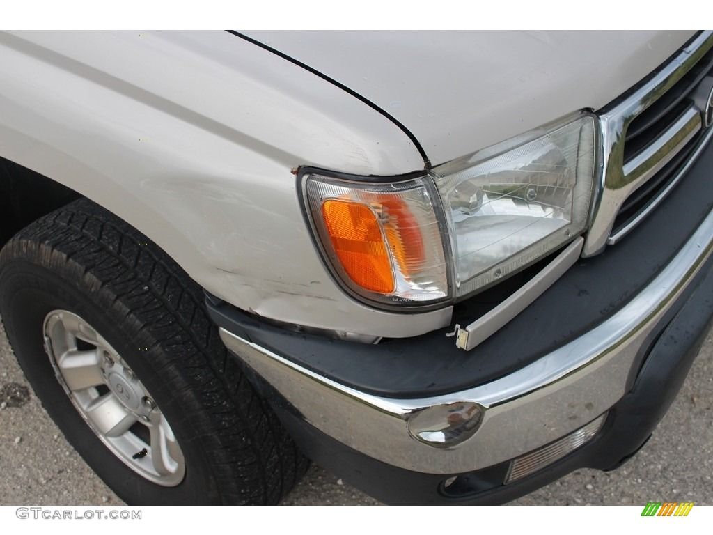 1999 4Runner SR5 - Millennium Silver Metallic / Oak photo #17
