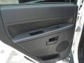 Stone White - Grand Cherokee Laredo Photo No. 23