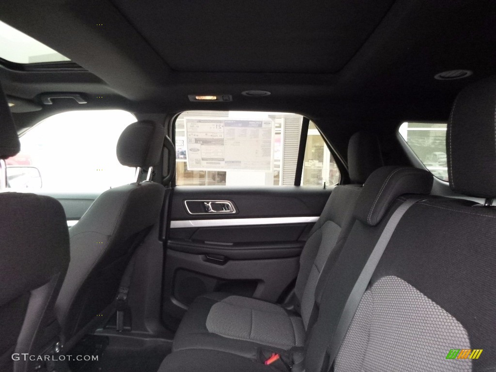 2017 Explorer XLT 4WD - Magnetic / Ebony Black photo #10