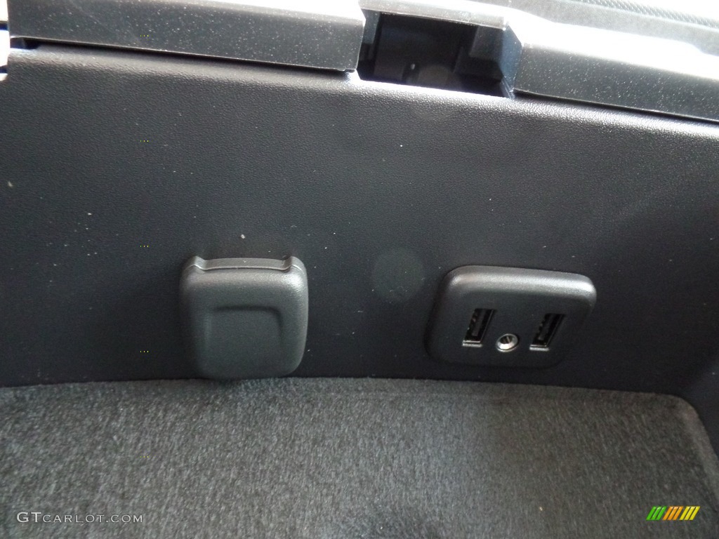 2016 Suburban LS 4WD - Summit White / Jet Black photo #43