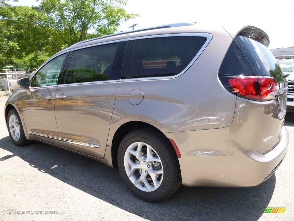 2017 Pacifica Touring L Plus - Molten Silver / Black/Alloy photo #2